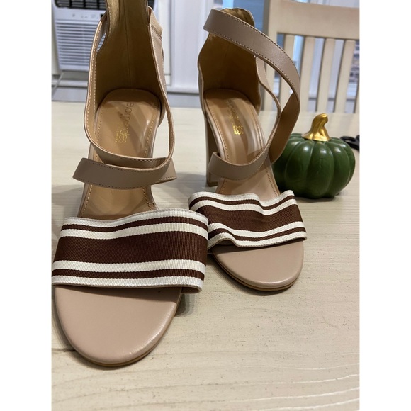 NY Company Stack Heel Sandal - Picture 2 of 5